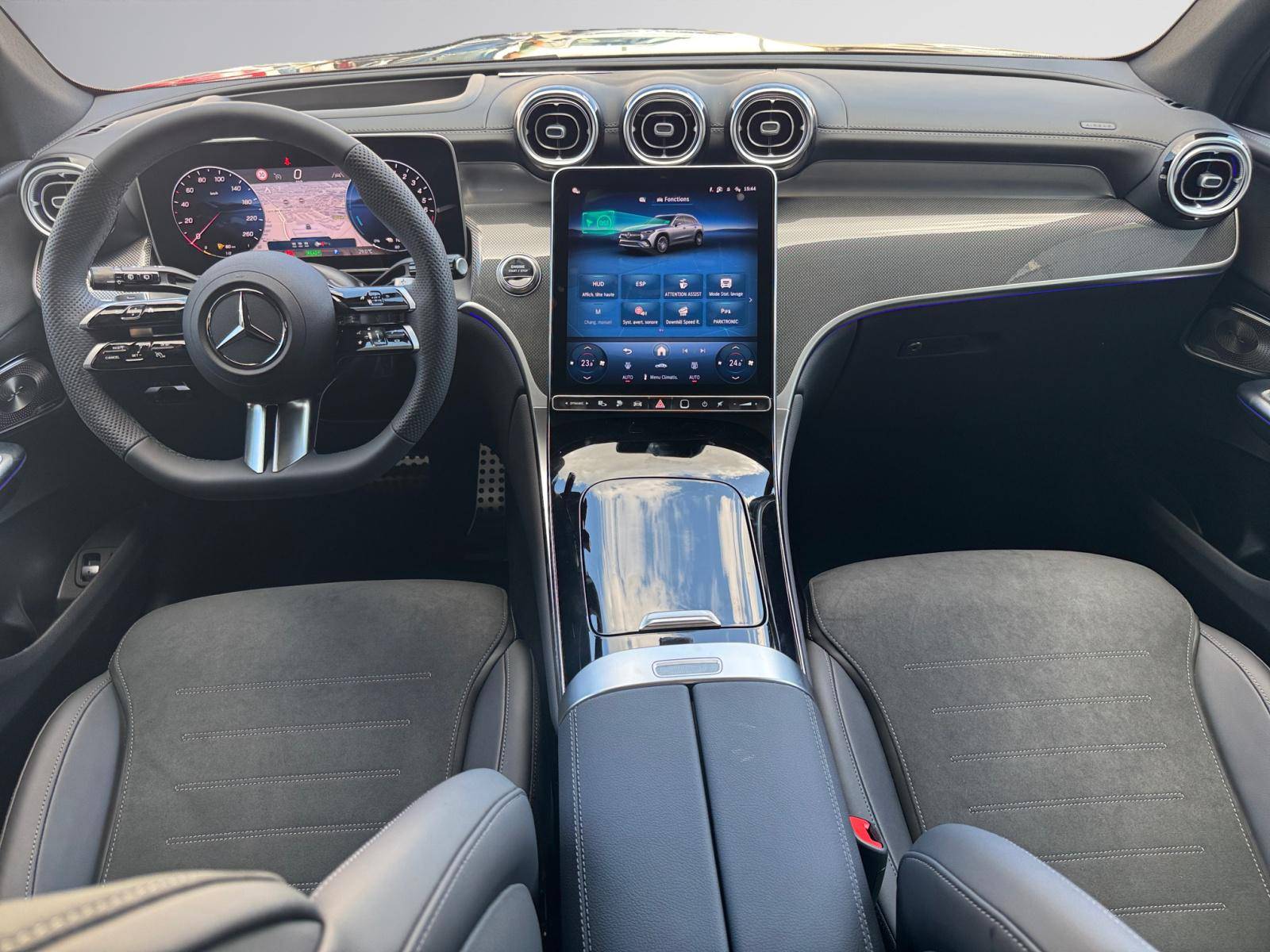 Image Mercedes-Benz GLC SUV GLC 300 e  Hybrid EQ 4MATIC AMG Line +  GLC 300 e  Hybrid EQ 4MATIC AMG Line + GLC 300 e  Hybrid EQ 4MATIC AMG Line +