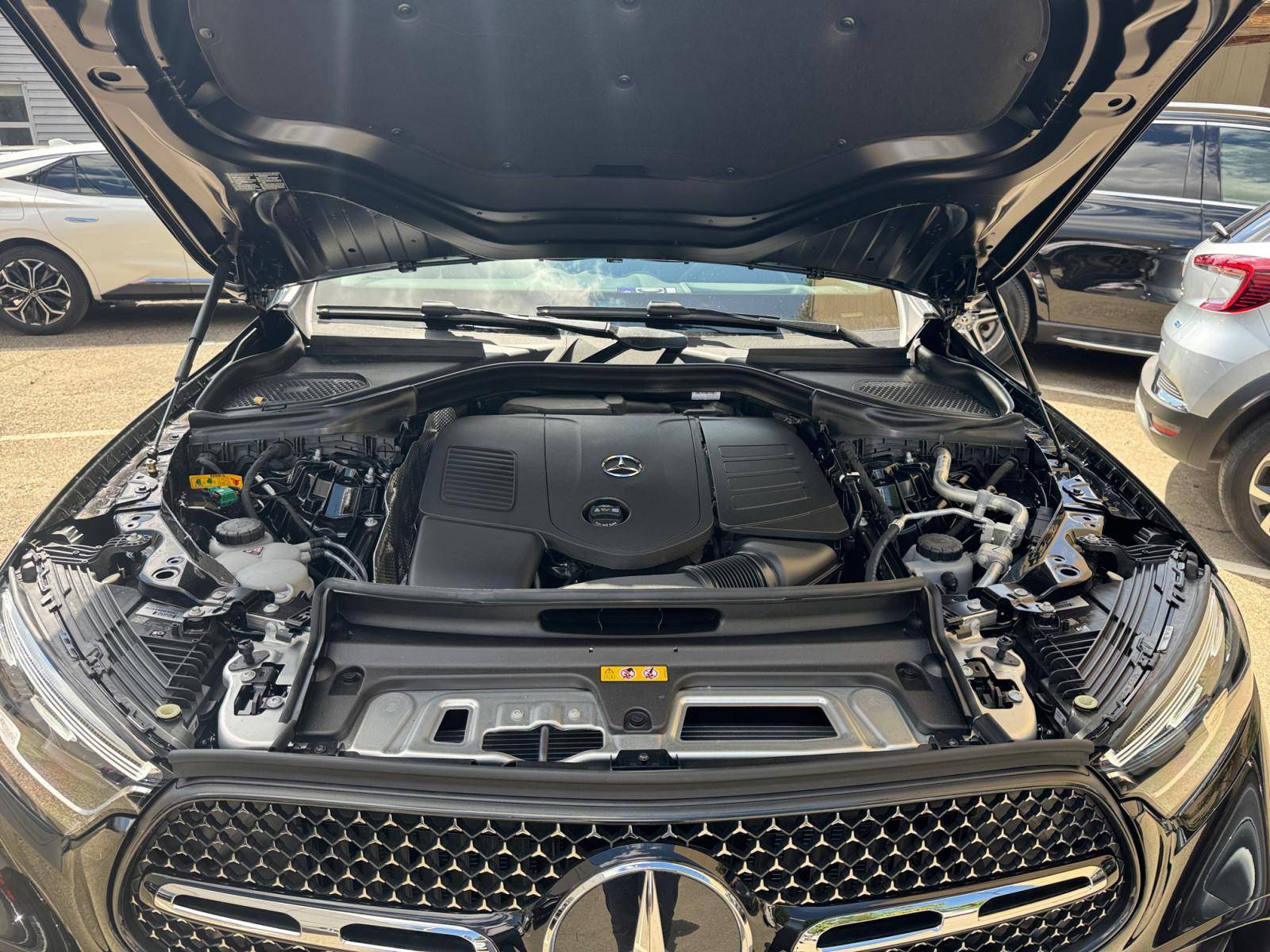 Image Mercedes-Benz GLC SUV GLC 300 e  Hybrid EQ 4MATIC AMG Line +  GLC 300 e  Hybrid EQ 4MATIC AMG Line + GLC 300 e  Hybrid EQ 4MATIC AMG Line +