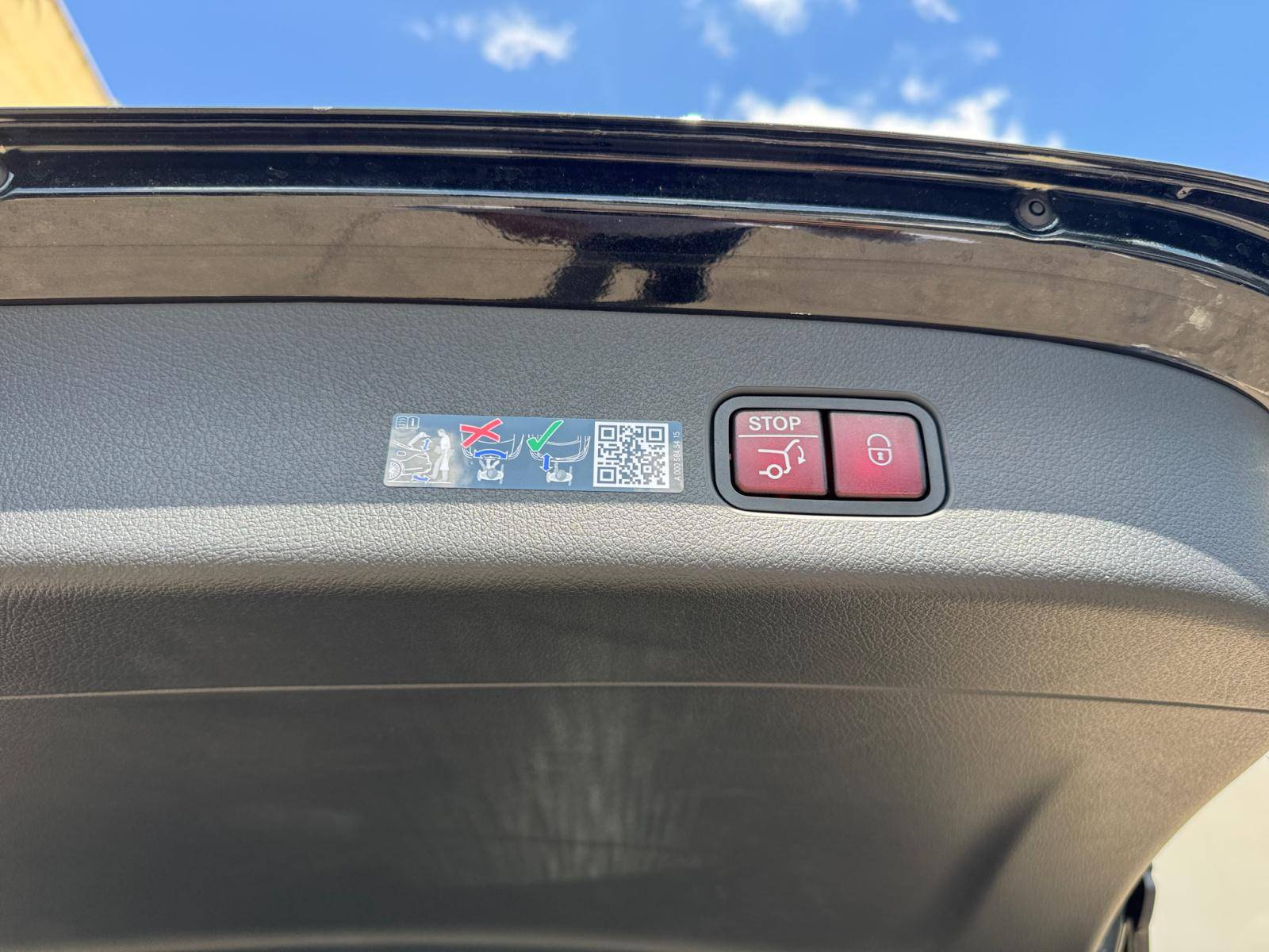 Image Mercedes-Benz GLC SUV GLC 300 e  Hybrid EQ 4MATIC AMG Line +  GLC 300 e  Hybrid EQ 4MATIC AMG Line + GLC 300 e  Hybrid EQ 4MATIC AMG Line +