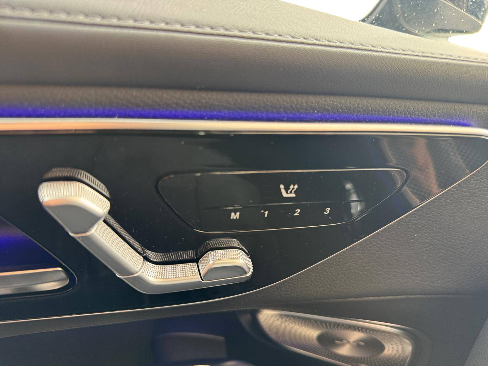 Image Mercedes-Benz GLC COUPÉ GLC 300 de Hybrid EQ 4MATIC Coupé AMG Line  GLC 300 d e Hybrid EQ 4MATIC Coupé AMG Line GLC 300 de Hybrid EQ 4MATIC Coupé AMG Line