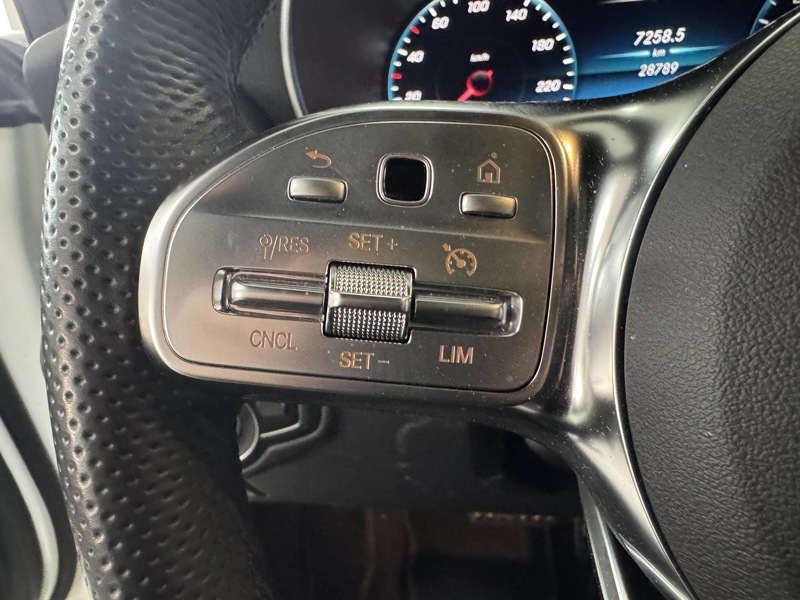 Image Mercedes-Benz GLC SUV GLC 300e 4MATIC SUV AMG Line   GLC 300e 4MATIC SUV AMG Line