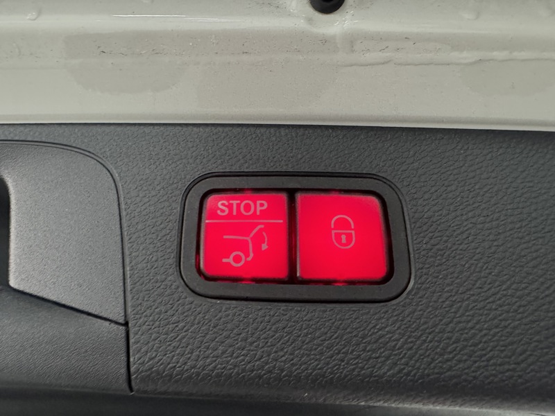 Image Mercedes-Benz GLC SUV GLC 300e 4MATIC SUV AMG Line   GLC 300e 4MATIC SUV AMG Line