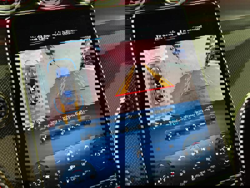 Image Mercedes-Benz GLC COUPÉ GLC 300 e Hybrid EQ 4MATIC Coupé AMG Line  GLC 300 e Hybrid EQ 4MATIC Coupé AMG Line GLC 300 e Hybrid EQ 4MATIC Coupé AMG Line