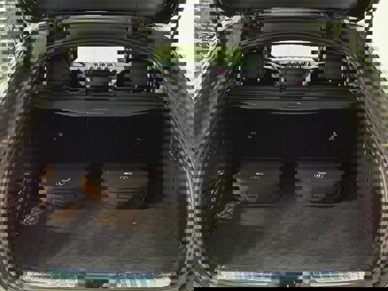 Image Mercedes-Benz GLC COUPÉ GLC 300 e Hybrid EQ 4MATIC Coupé AMG Line  GLC 300 e Hybrid EQ 4MATIC Coupé AMG Line GLC 300 e Hybrid EQ 4MATIC Coupé AMG Line