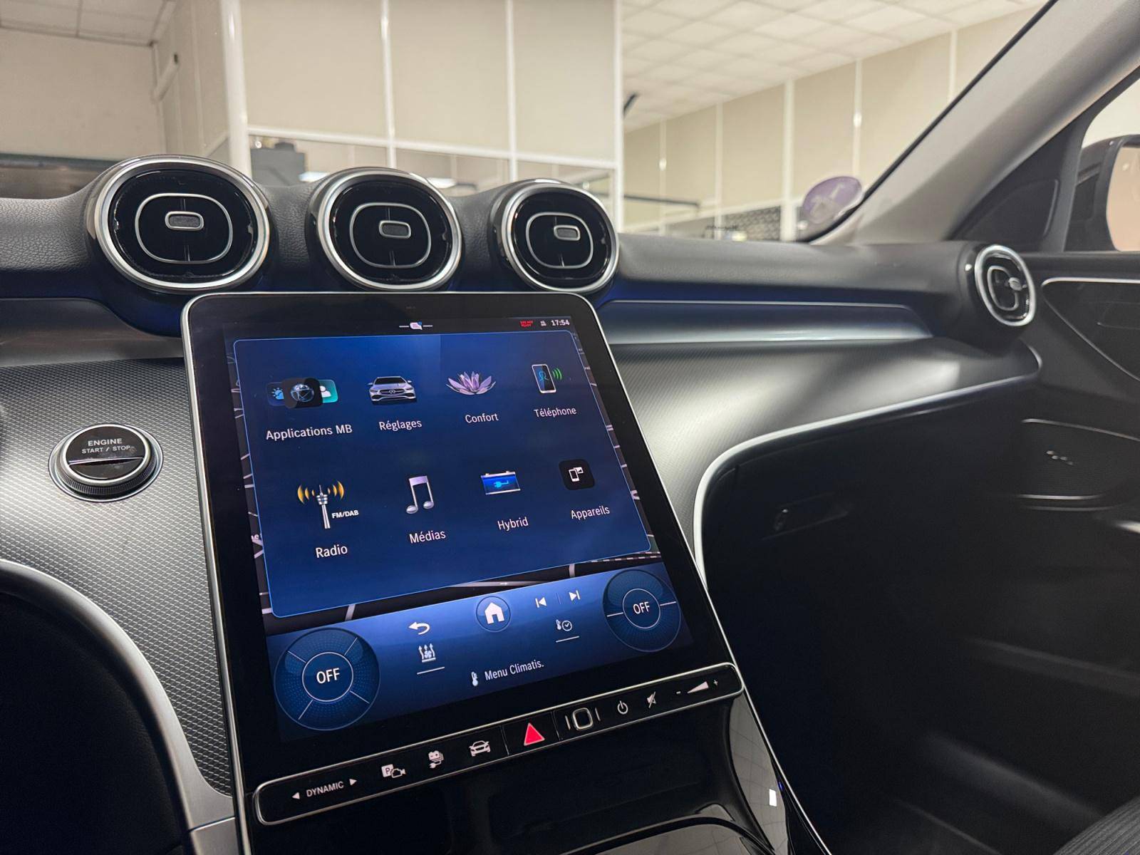 Image Mercedes-Benz CLASSE C BREAK Classe C 300 e Hybrid EQ Break Avantgarde Line  Classe C Break 300 e 9G-Tronic Avantgarde Line Classe C 300 e Hybrid EQ Break Avantgarde Line