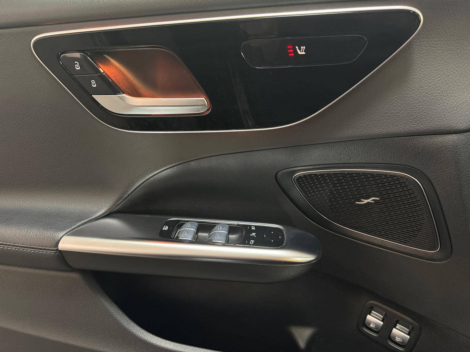 Image Mercedes-Benz CLASSE C BREAK Classe C 300 e Hybrid EQ Break Avantgarde Line  Classe C Break 300 e 9G-Tronic Avantgarde Line Classe C 300 e Hybrid EQ Break Avantgarde Line