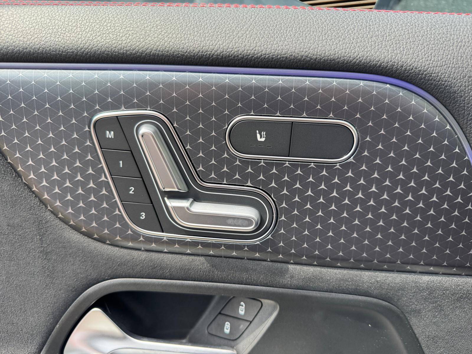 Image Mercedes-Benz GLA 200 d AMG Line  GLA 200 d AMG Line 200 d AMG Line