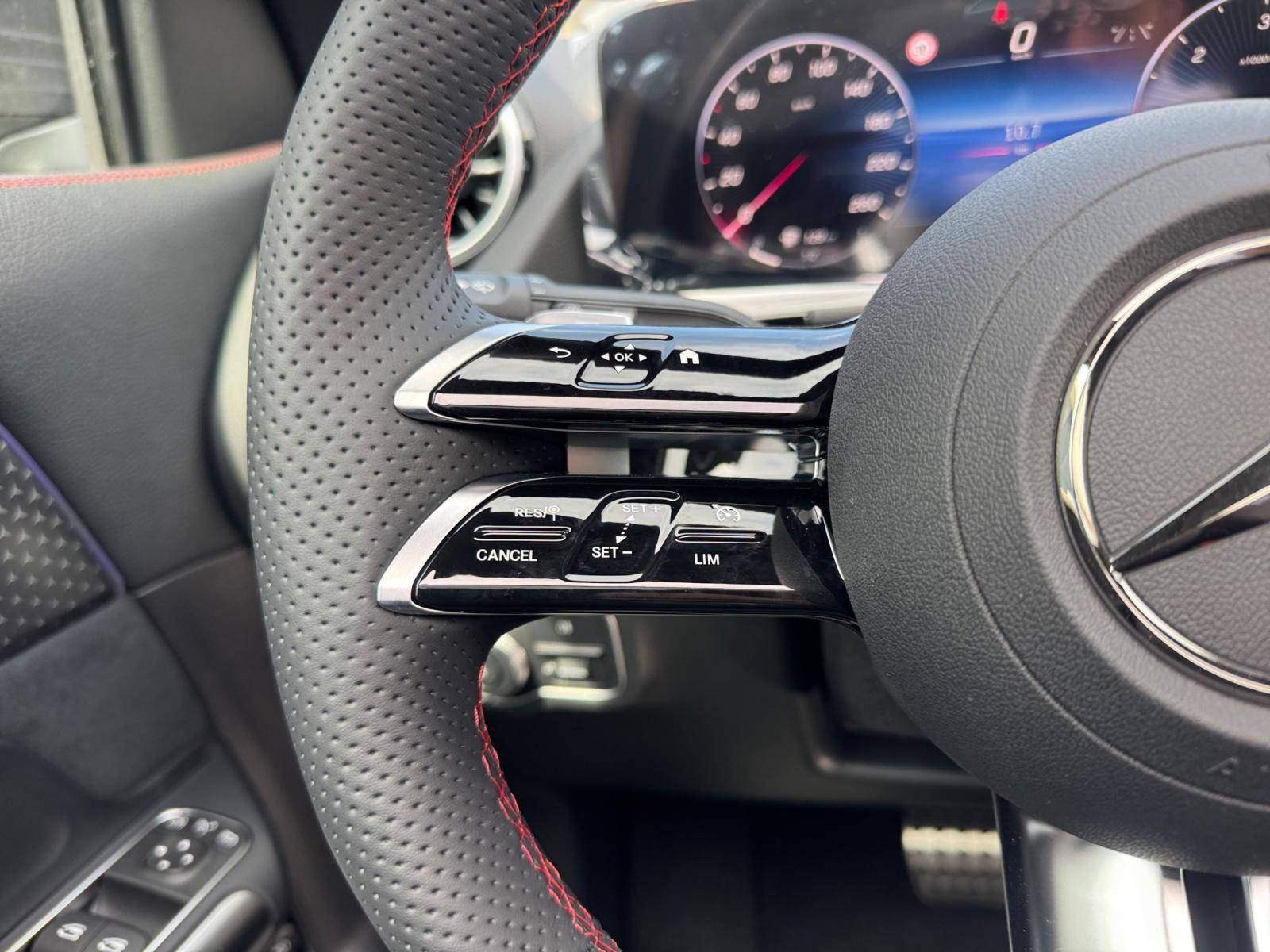 Image Mercedes-Benz GLA 200 d AMG Line  GLA 200 d AMG Line 200 d AMG Line