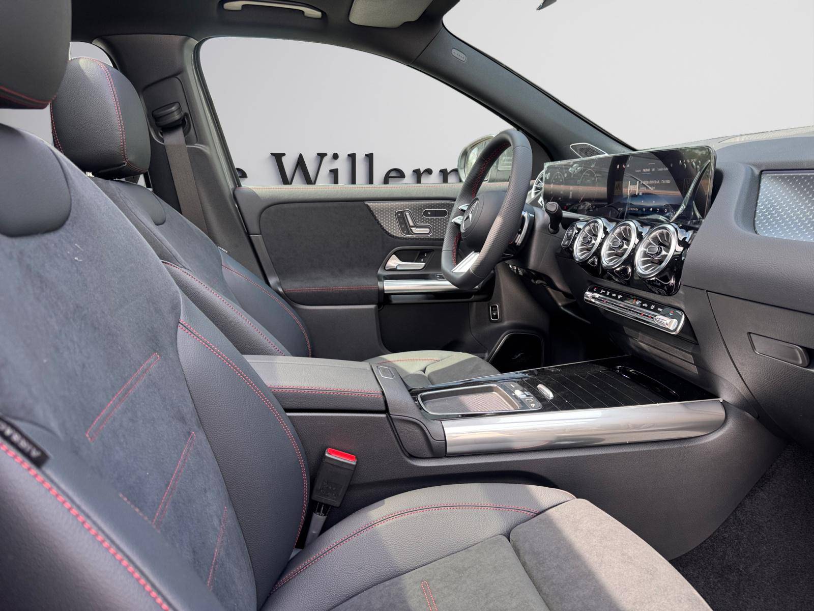 Image Mercedes-Benz GLA 200 d AMG Line  GLA 200 d AMG Line 200 d AMG Line