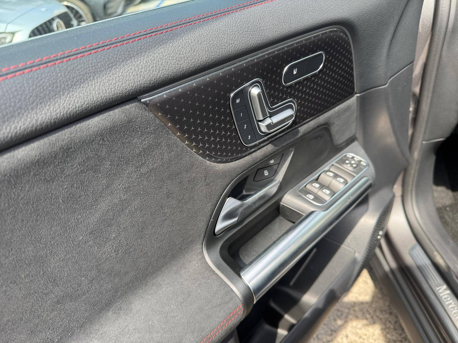 Image Mercedes-Benz GLA 200 d AMG Line  GLA 200 d AMG Line 200 d AMG Line