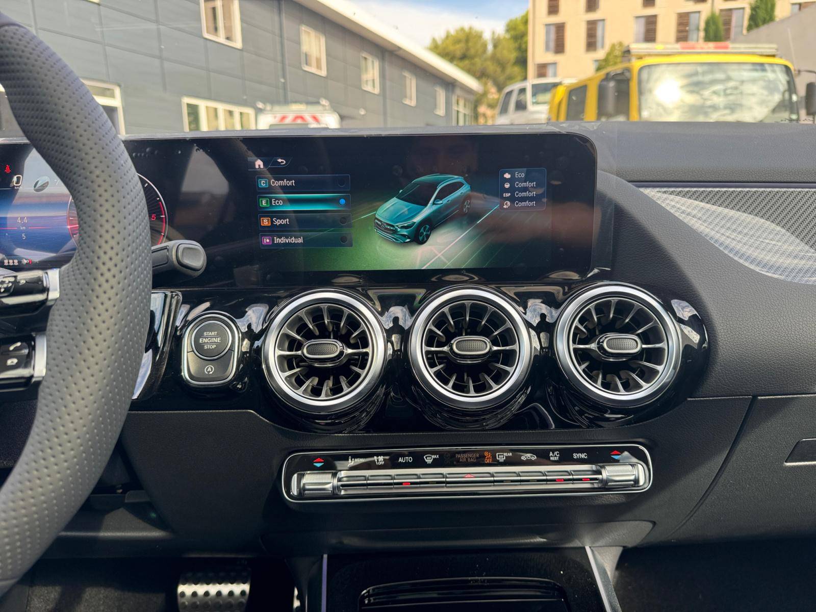 Image Mercedes-Benz GLA 200 d AMG Line  GLA 200 d AMG Line 200 d AMG Line