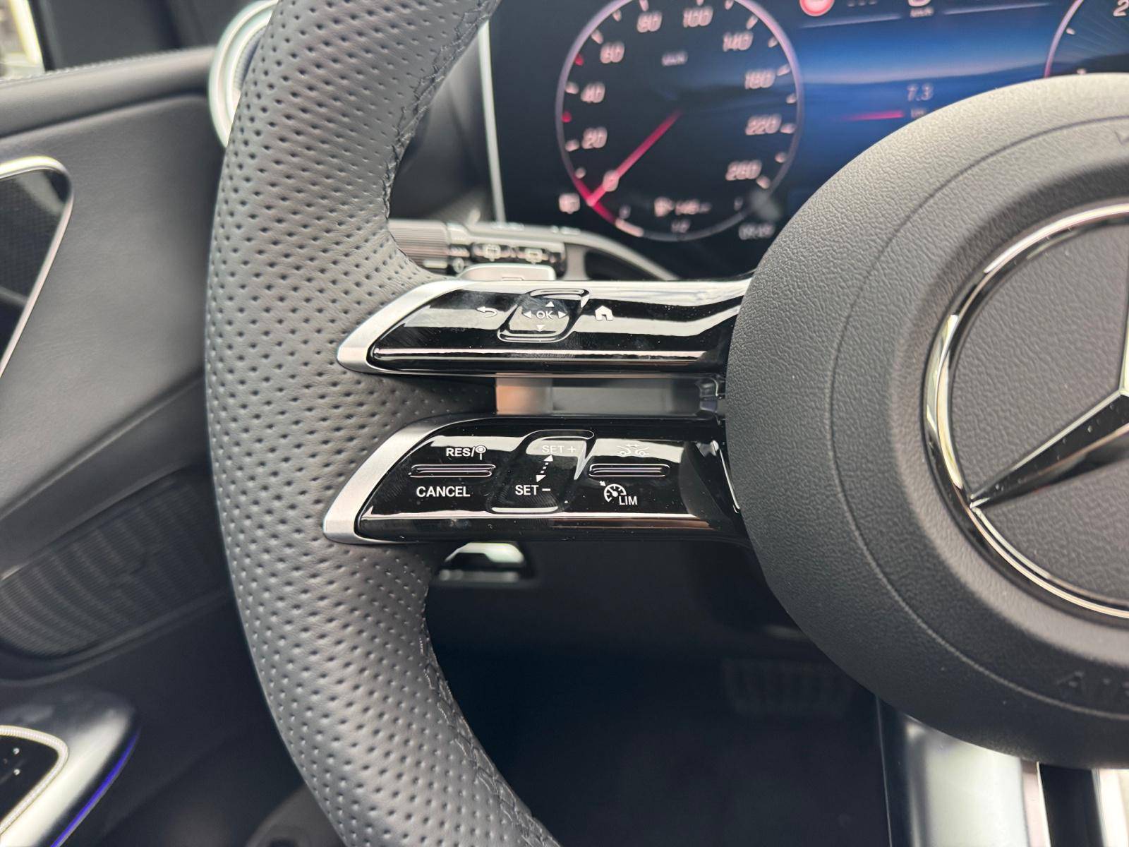 Image Mercedes-Benz GLC SUV GLC 220 d 4MATIC AMG Line   GLC 220 d 4MATIC AMG Line