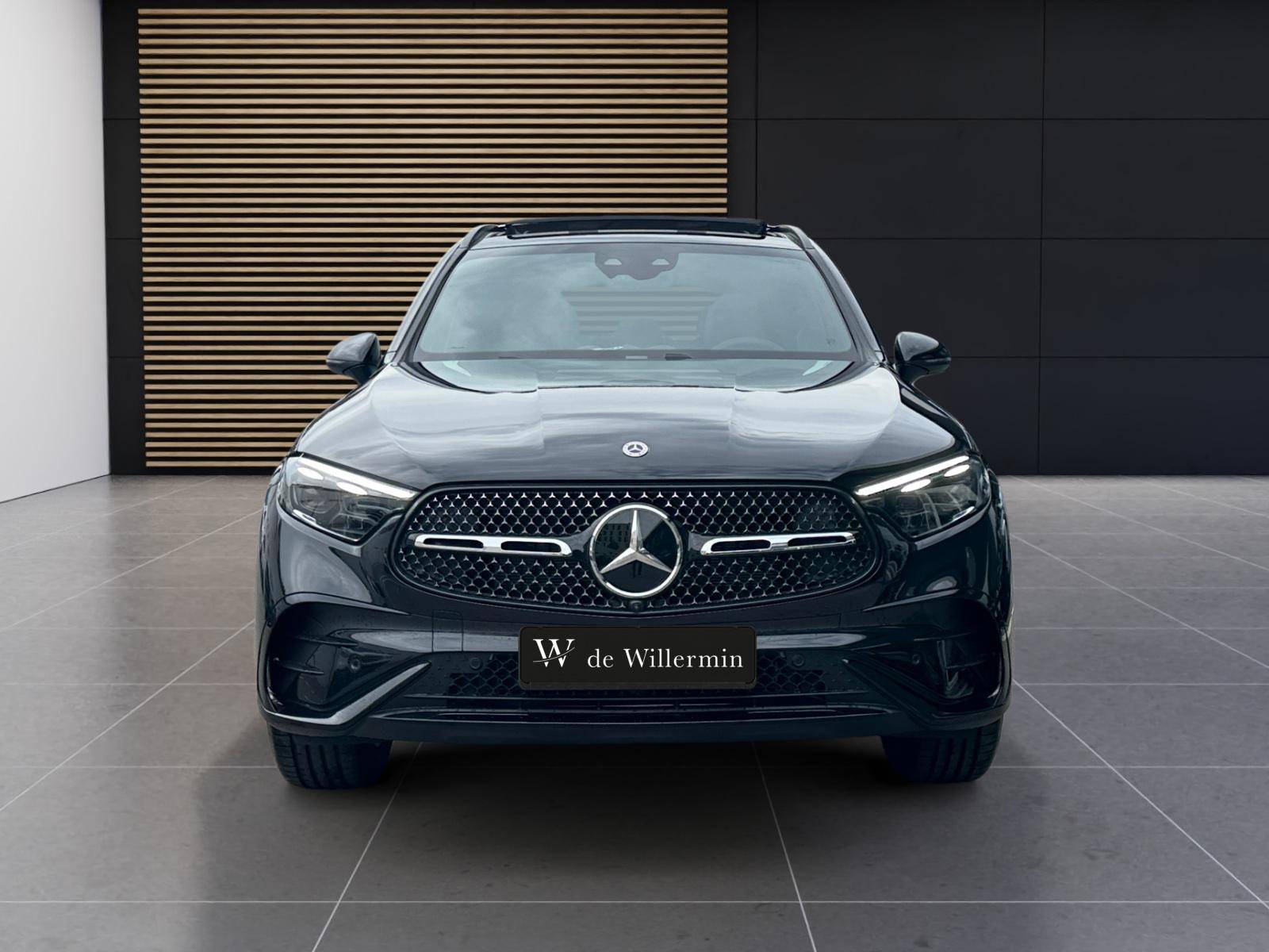 Image Mercedes-Benz GLC SUV GLC 220 d 4MATIC AMG Line   GLC 220 d 4MATIC AMG Line