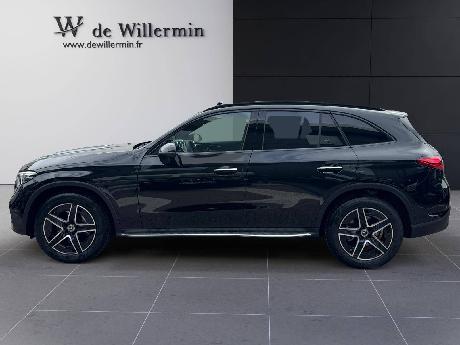 Image Mercedes-Benz GLC SUV GLC 220 d 4MATIC AMG Line   GLC 220 d 4MATIC AMG Line