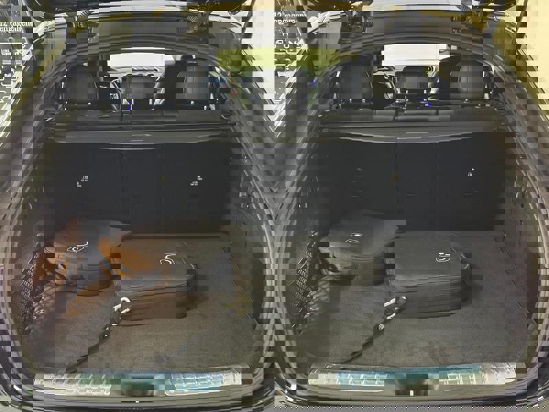 Image Mercedes-Benz GLC COUPÉ GLC 300 e Hybrid EQ 4MATIC Coupé AMG Line   GLC 300 e Hybrid EQ 4MATIC Coupé AMG Line