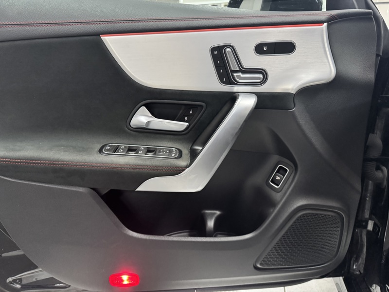 Image Mercedes-Benz CLA COUPÉ CLA 200 d Coupé AMG Line   CLA 200 d Coupé AMG Line