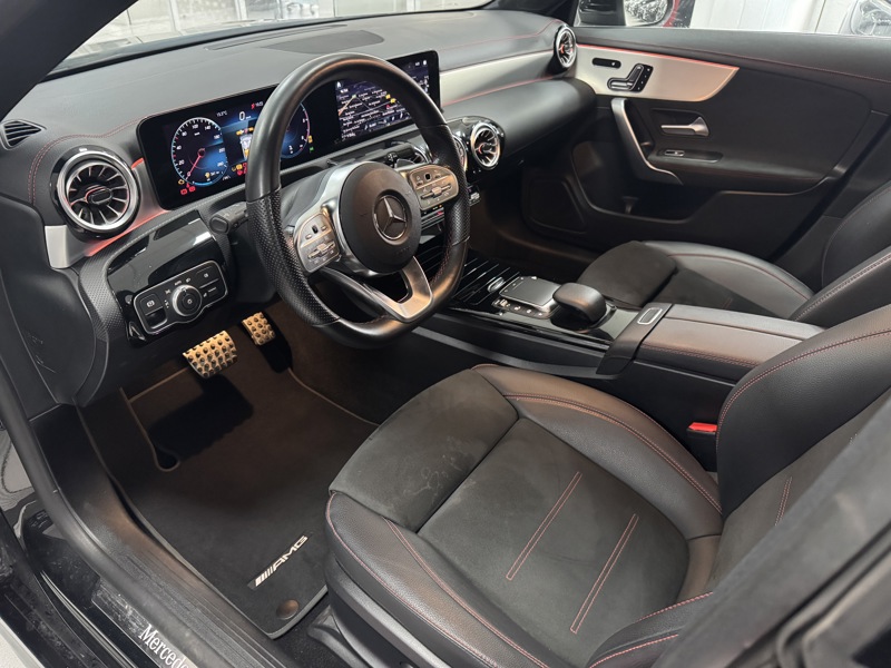 Image Mercedes-Benz CLA COUPÉ CLA 200 d Coupé AMG Line   CLA 200 d Coupé AMG Line