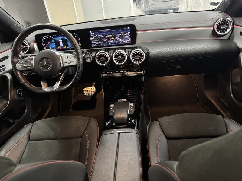 Image Mercedes-Benz CLA COUPÉ CLA 200 d Coupé AMG Line   CLA 200 d Coupé AMG Line