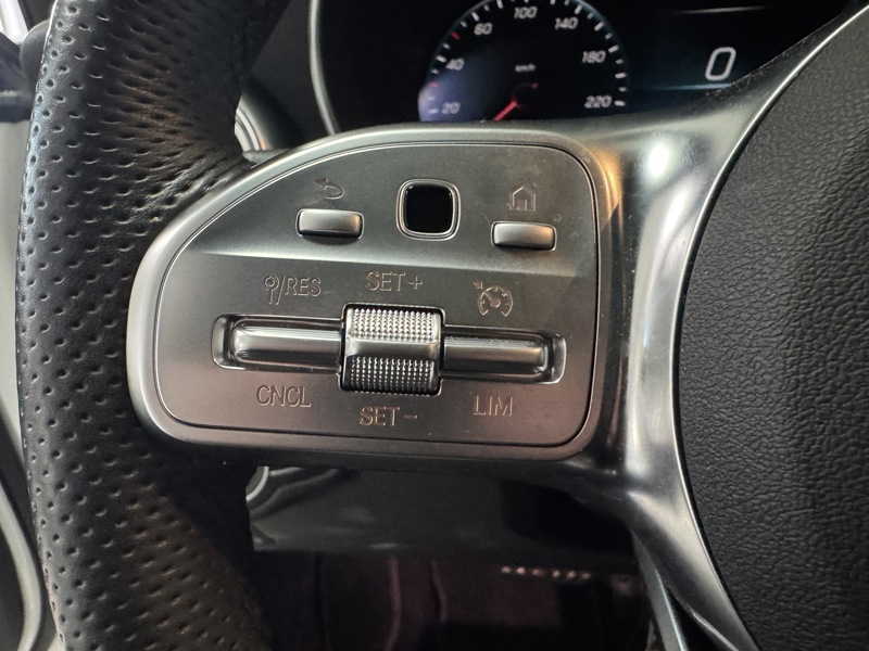 Image Mercedes-Benz GLC SUV GLC 300de 4MATIC SUV AMG Line   GLC 300de 4MATIC SUV AMG Line