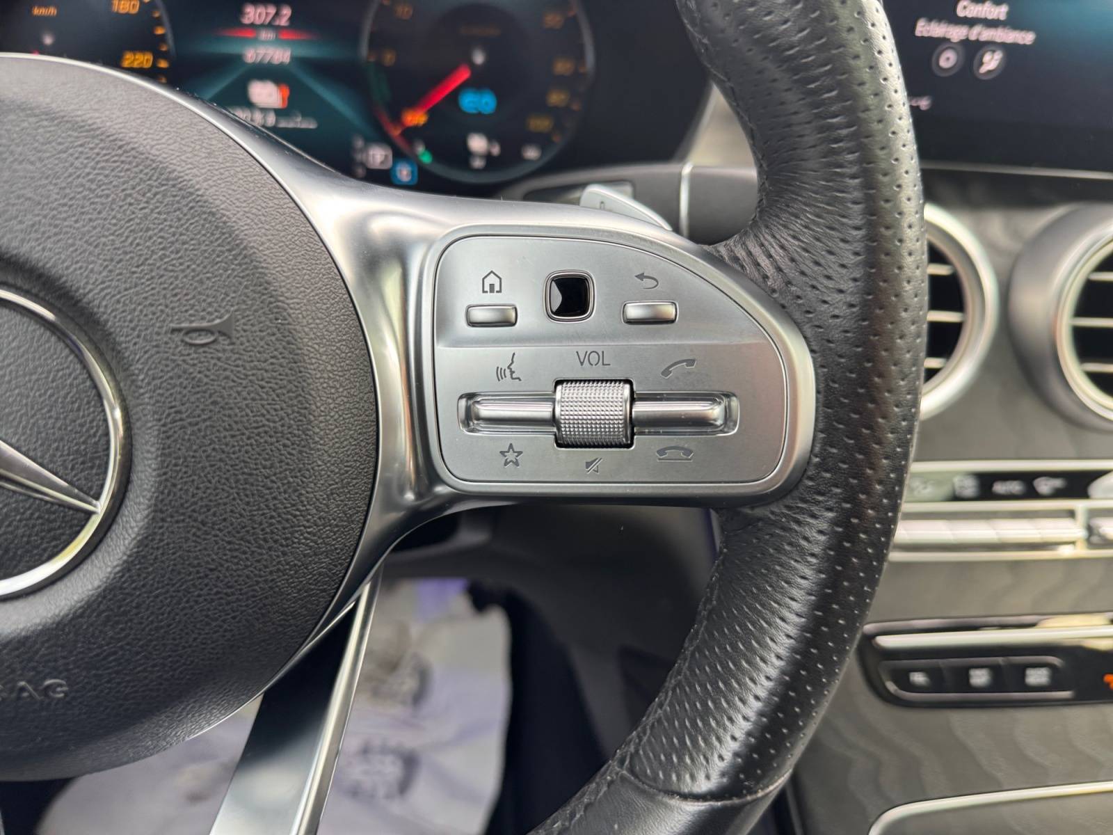 Image Mercedes-Benz GLC SUV GLC 300de 4MATIC SUV AMG Line  GLC 300de 4MATIC SUV AMG Line GLC 300de 4MATIC SUV AMG Line