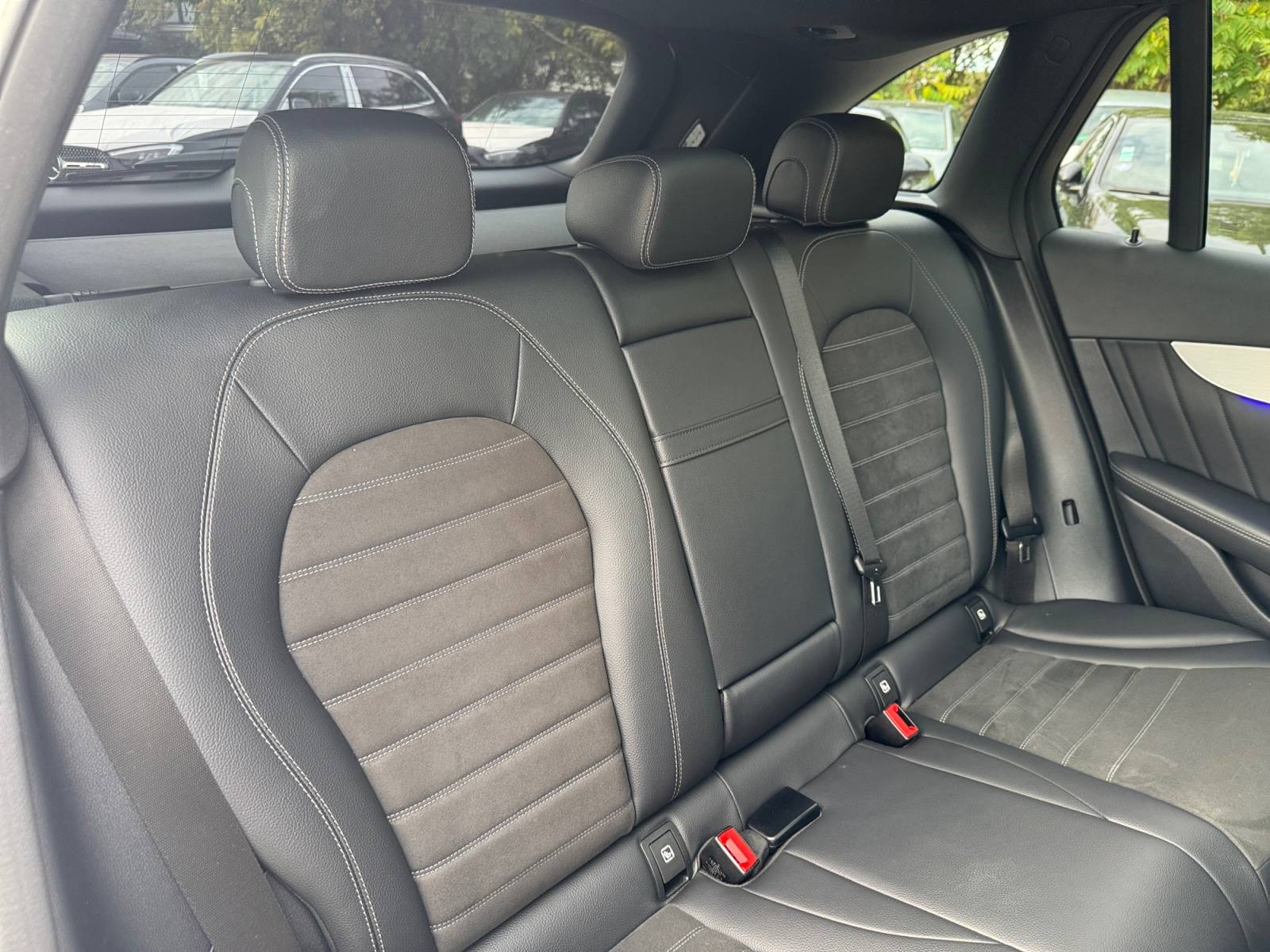 Image Mercedes-Benz GLC SUV GLC 300de 4MATIC SUV AMG Line  GLC 300de 4MATIC SUV AMG Line GLC 300de 4MATIC SUV AMG Line