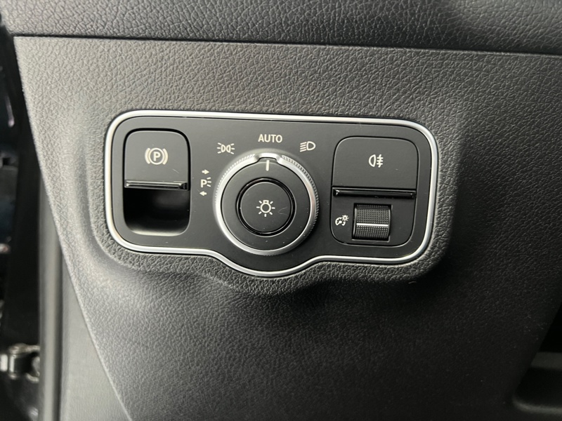 Image Mercedes-Benz GLB 200 d AMG Line  GLB 200 d 8G-DCT AMG Line 200 d AMG Line