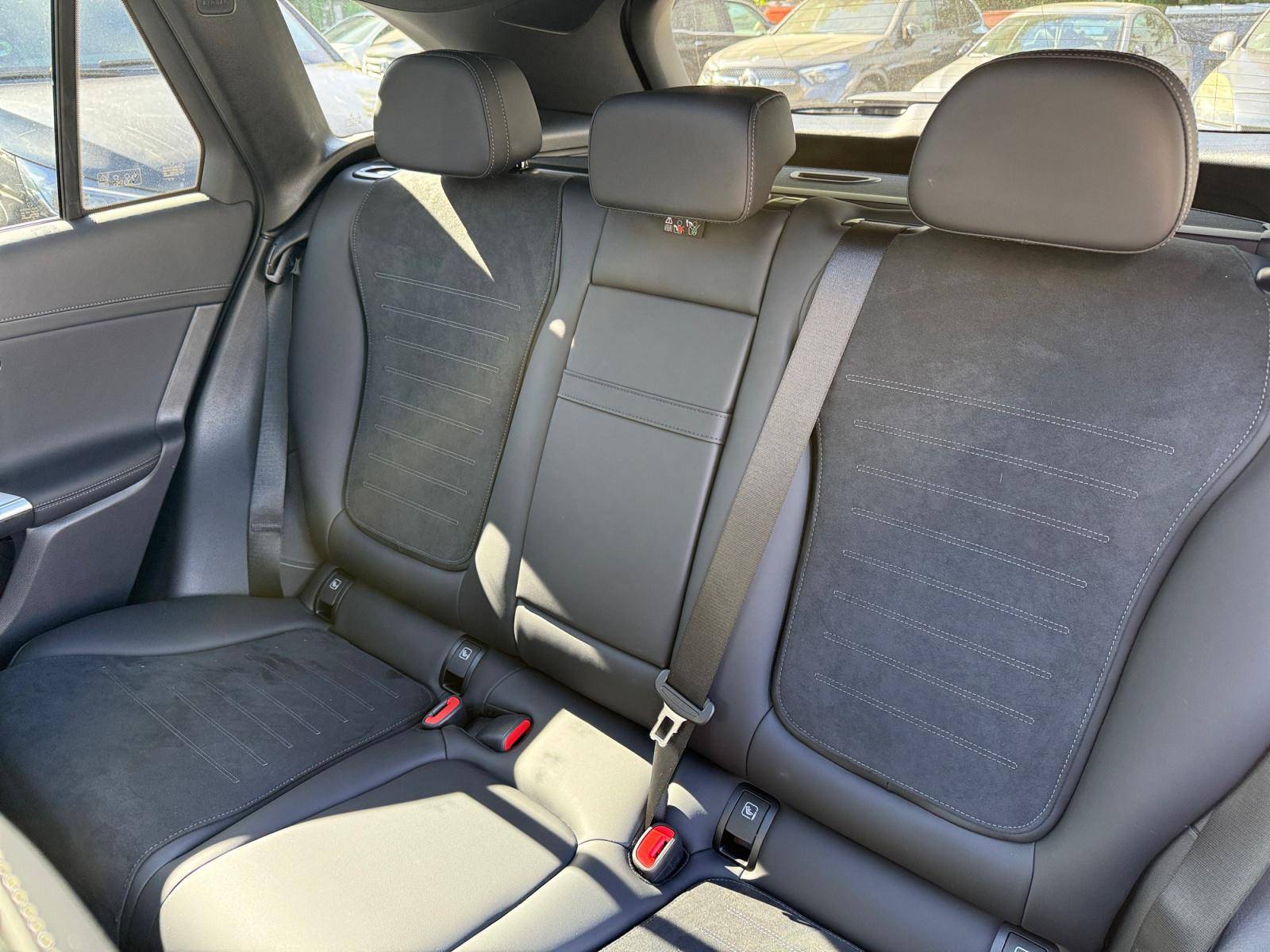 Image Mercedes-Benz GLC SUV GLC 220 d 4MATIC AMG Line  GLC 220 d 4MATIC AMG Line GLC 220 d 4MATIC AMG Line