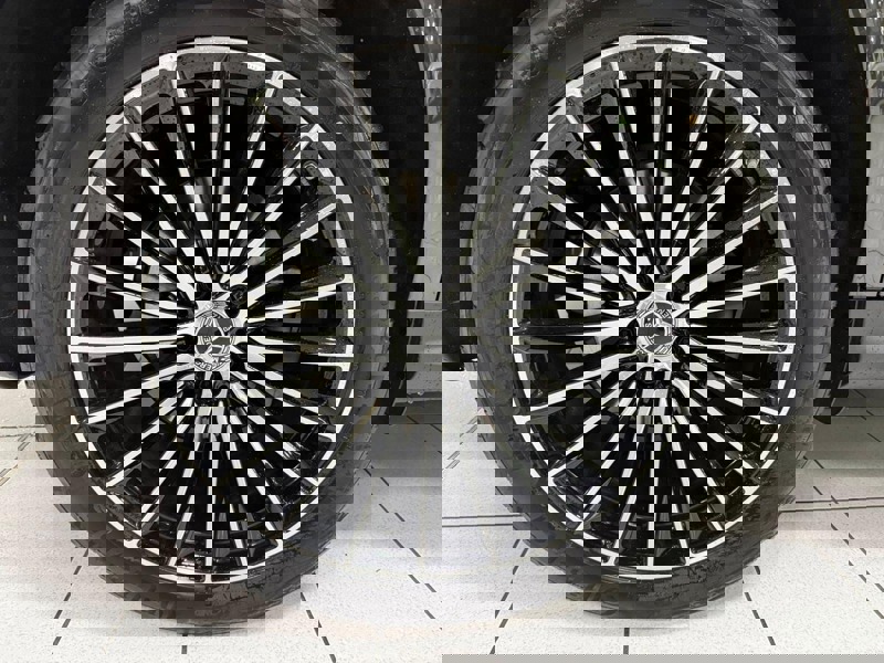 Image Mercedes-Benz GLC SUV GLC 220 d 4MATIC AMG Line  GLC 220 d 4MATIC AMG Line GLC 220 d 4MATIC AMG Line