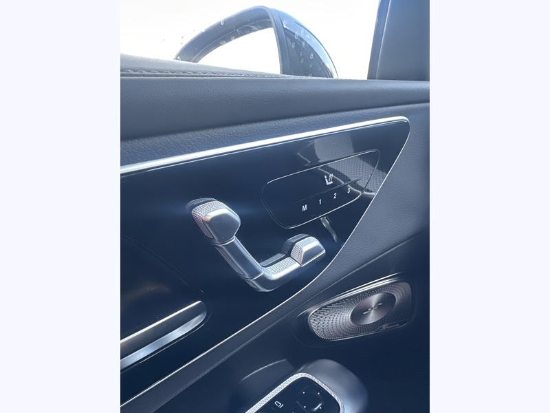 Image Mercedes-Benz GLC SUV GLC 300 e  Hybrid EQ 4MATIC AMG Line +  GLC 300 e  Hybrid EQ 4MATIC AMG Line + GLC 300 e  Hybrid EQ 4MATIC AMG Line +