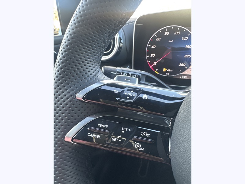 Image Mercedes-Benz GLC SUV GLC 300 e  Hybrid EQ 4MATIC AMG Line +  GLC 300 e  Hybrid EQ 4MATIC AMG Line + GLC 300 e  Hybrid EQ 4MATIC AMG Line +