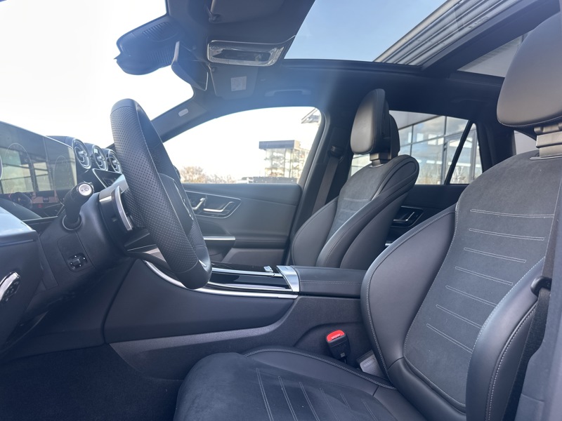 Image Mercedes-Benz GLC SUV GLC 300 e  Hybrid EQ 4MATIC AMG Line +  GLC 300 e  Hybrid EQ 4MATIC AMG Line + GLC 300 e  Hybrid EQ 4MATIC AMG Line +