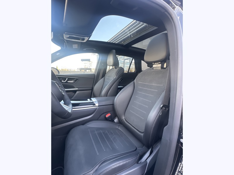 Image Mercedes-Benz GLC SUV GLC 300 e  Hybrid EQ 4MATIC AMG Line +  GLC 300 e  Hybrid EQ 4MATIC AMG Line + GLC 300 e  Hybrid EQ 4MATIC AMG Line +