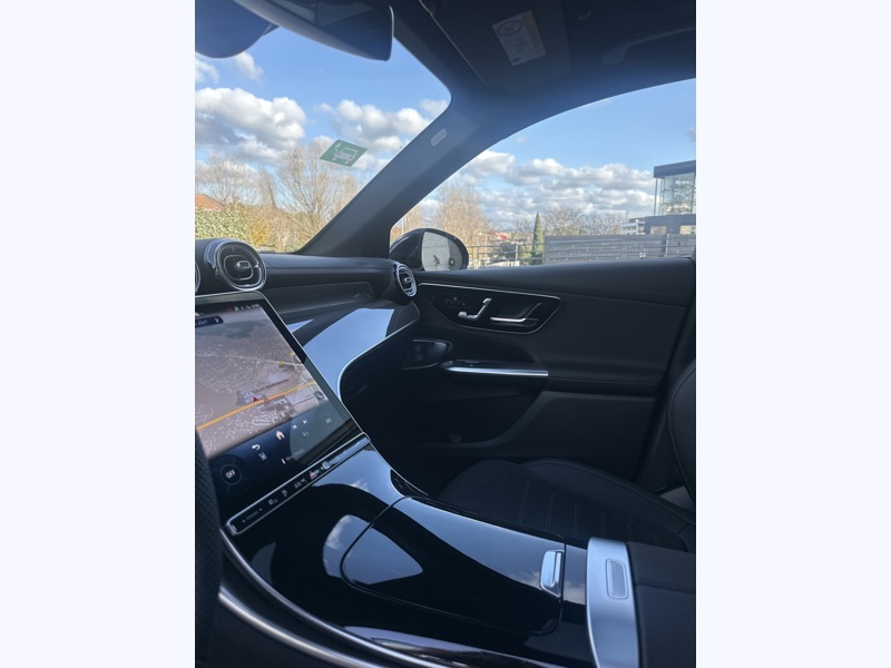 Image Mercedes-Benz GLC SUV GLC 300 e  Hybrid EQ 4MATIC AMG Line +  GLC 300 e  Hybrid EQ 4MATIC AMG Line + GLC 300 e  Hybrid EQ 4MATIC AMG Line +