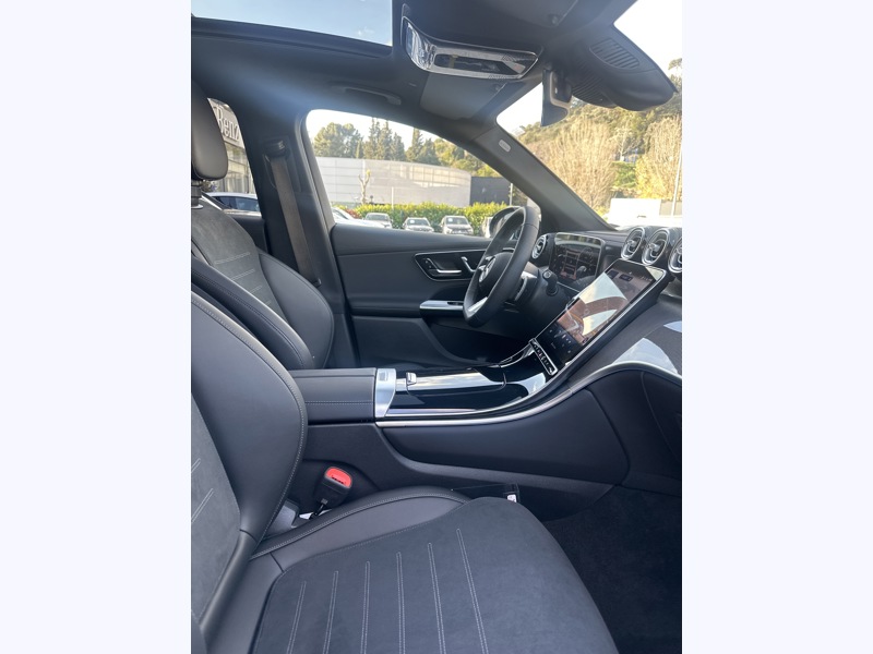 Image Mercedes-Benz GLC SUV GLC 300 e  Hybrid EQ 4MATIC AMG Line +  GLC 300 e  Hybrid EQ 4MATIC AMG Line + GLC 300 e  Hybrid EQ 4MATIC AMG Line +