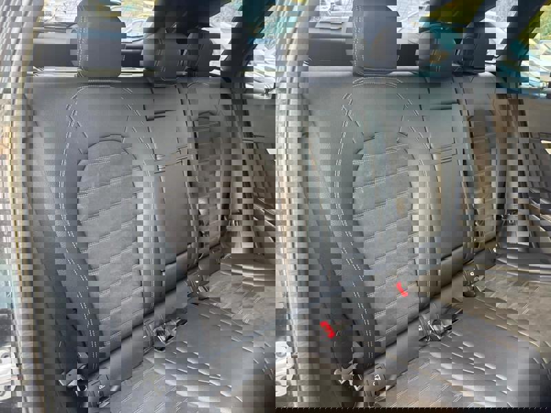 Image Mercedes-Benz GLC SUV GLC 300de 4MATIC SUV AMG Line   GLC 300de 4MATIC SUV AMG Line