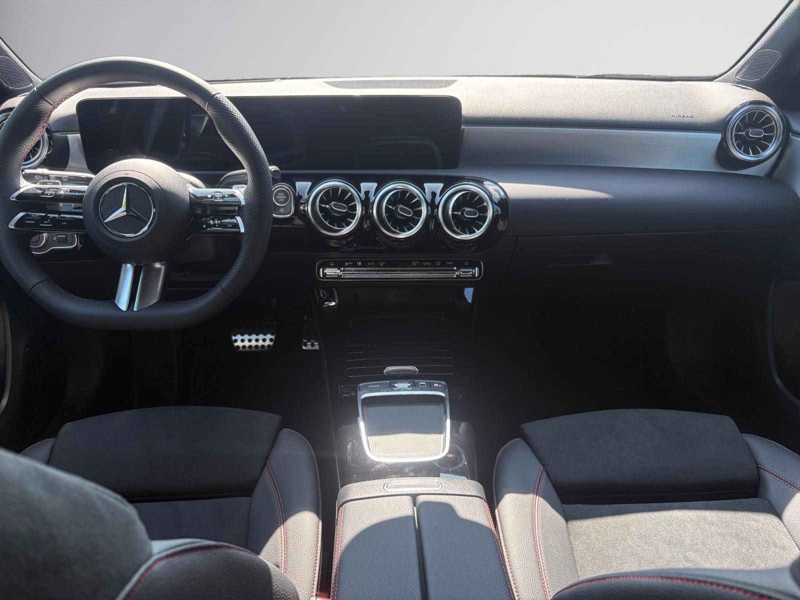 Image Mercedes-Benz CLASSE A 200 d AMG Line   200 d AMG Line