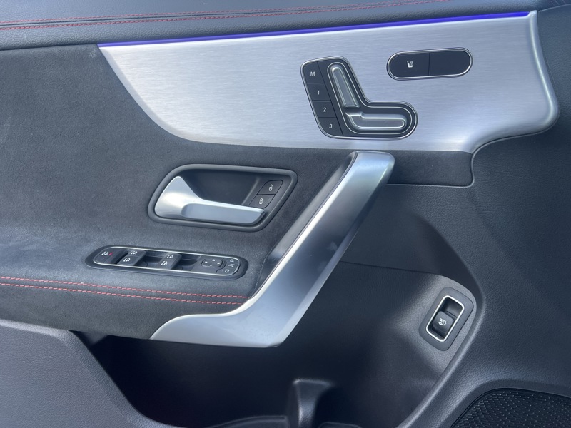 Image Mercedes-Benz CLA SHOOTING BRAKE CLA 200 d Shooting Brake AMG Line   CLA 200 d Shooting Brake AMG Line