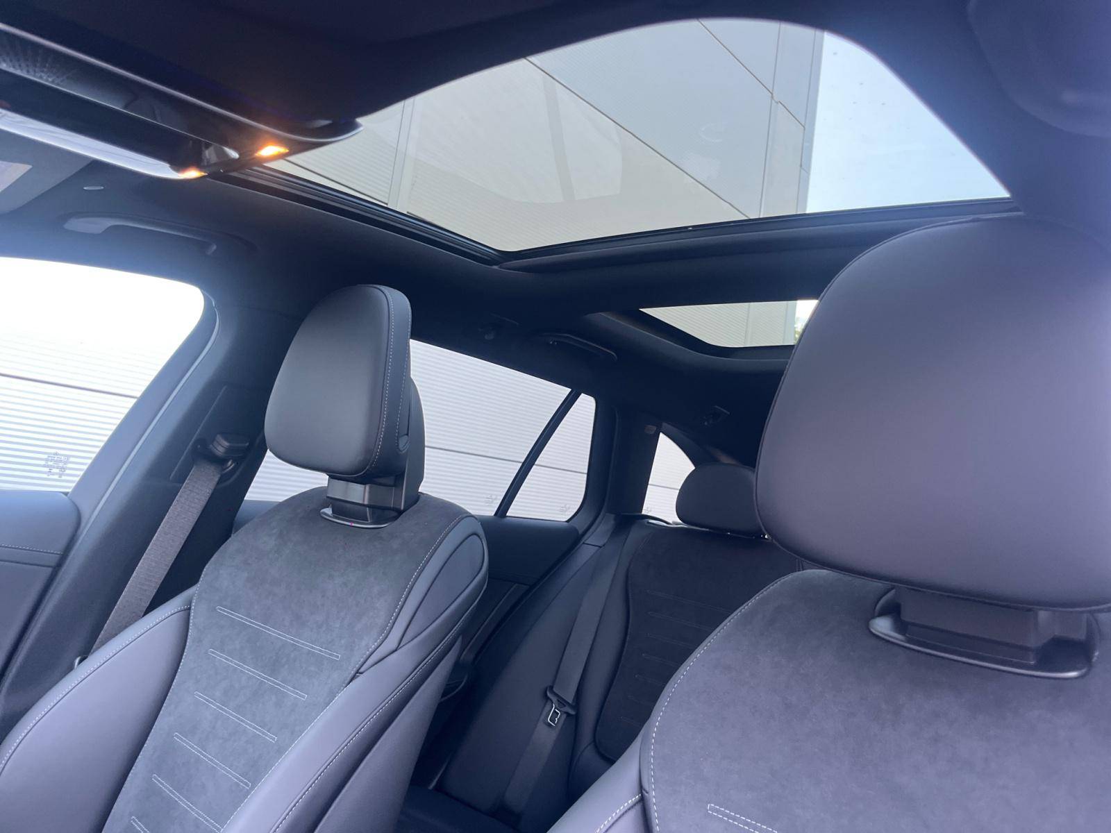 Image Mercedes-Benz CLASSE C BREAK Classe C 300 de Hybrid EQ Break AMG Line  Classe C 300 d e Hybrid EQ Break AMG Line Classe C 300 de Hybrid EQ Break AMG Line