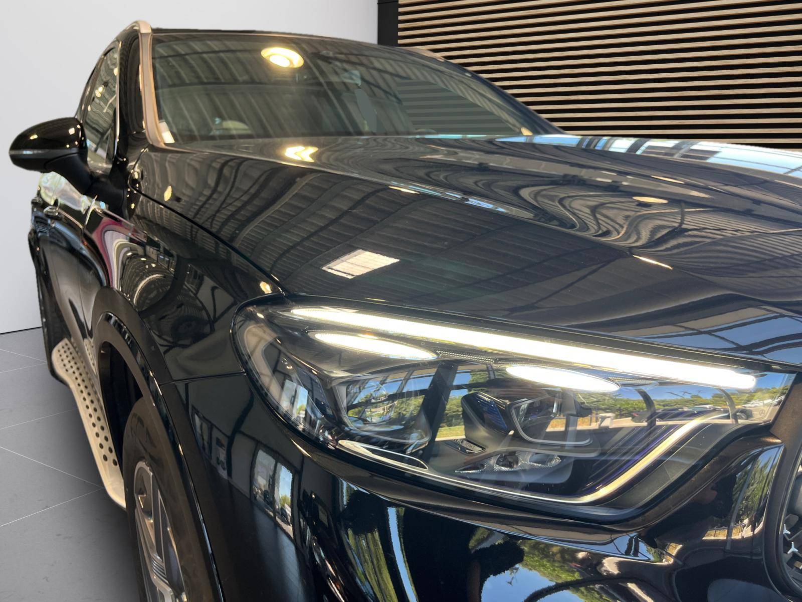 Image Mercedes-Benz GLC SUV GLC 300 de 4MATIC AMG Line  GLC 300de 4MATIC AMG Line GLC 300 de 4MATIC AMG Line