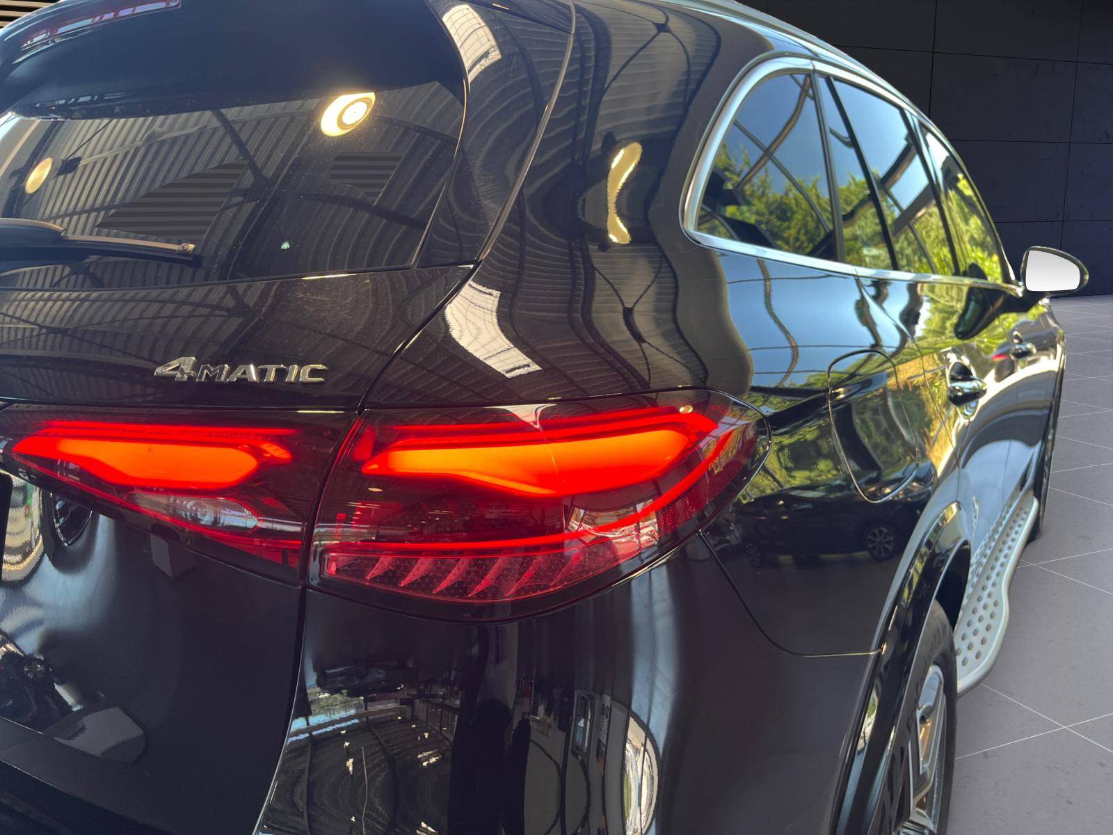 Image Mercedes-Benz GLC SUV GLC 300 de 4MATIC AMG Line  GLC 300de 4MATIC AMG Line GLC 300 de 4MATIC AMG Line