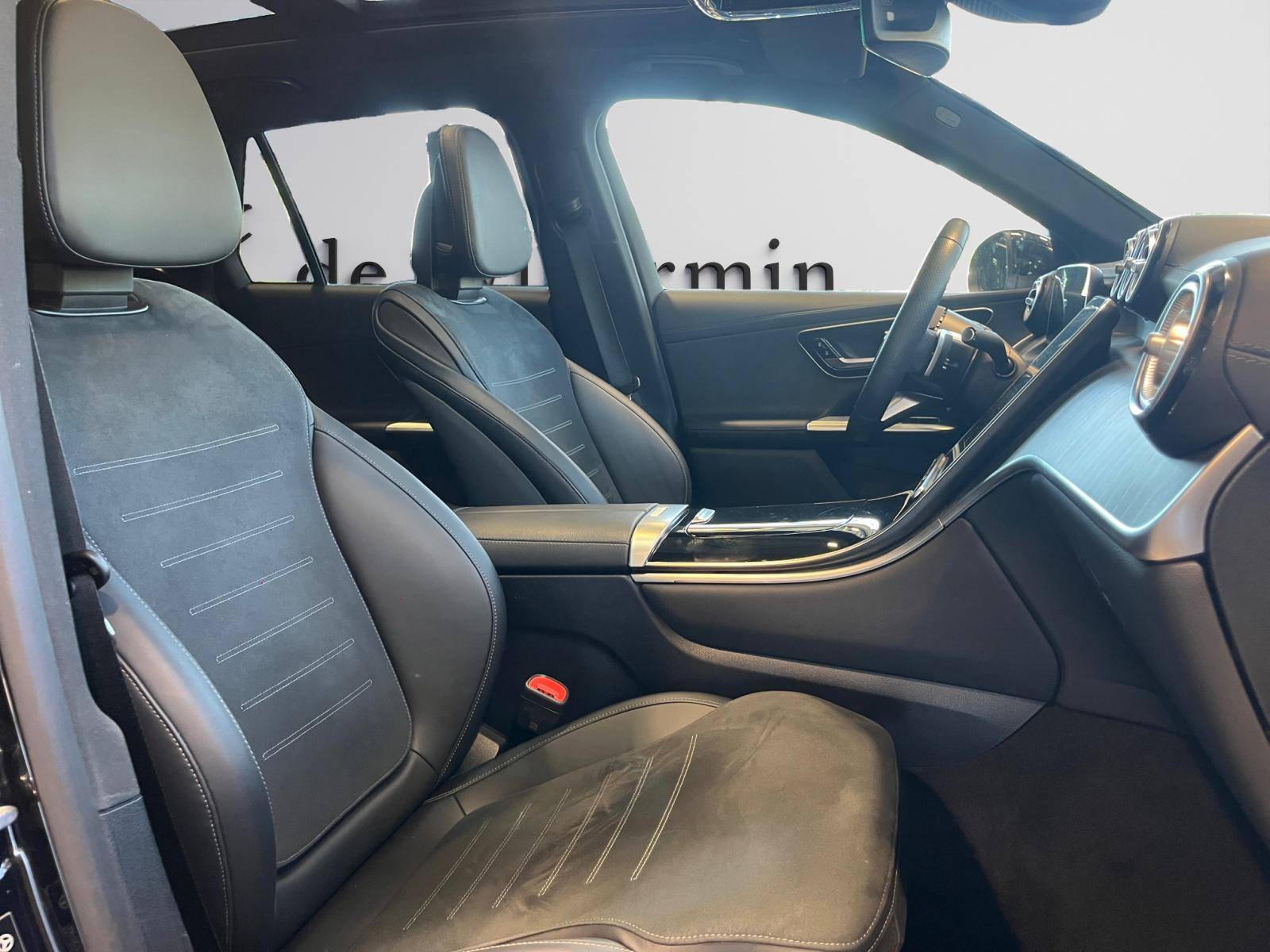 Image Mercedes-Benz GLC SUV GLC 300 de 4MATIC AMG Line  GLC 300de 4MATIC AMG Line GLC 300 de 4MATIC AMG Line