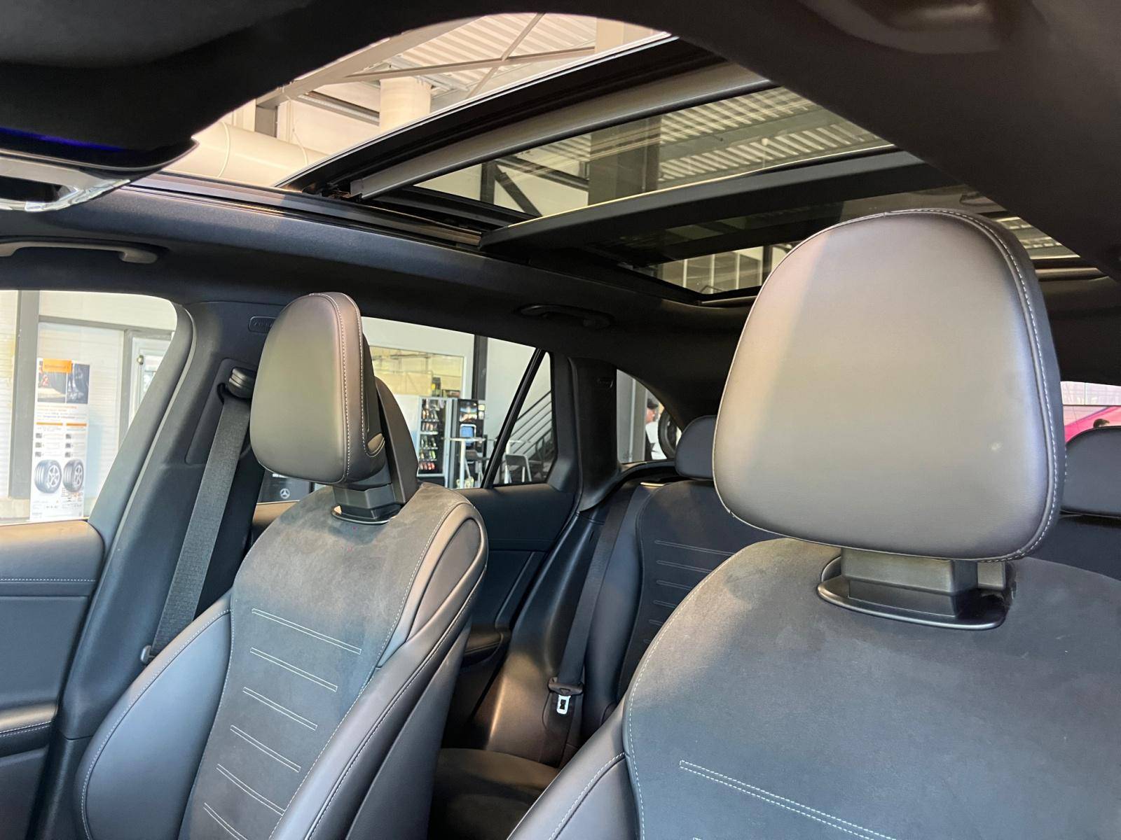 Image Mercedes-Benz GLC SUV GLC 300 de 4MATIC AMG Line  GLC 300de 4MATIC AMG Line GLC 300 de 4MATIC AMG Line