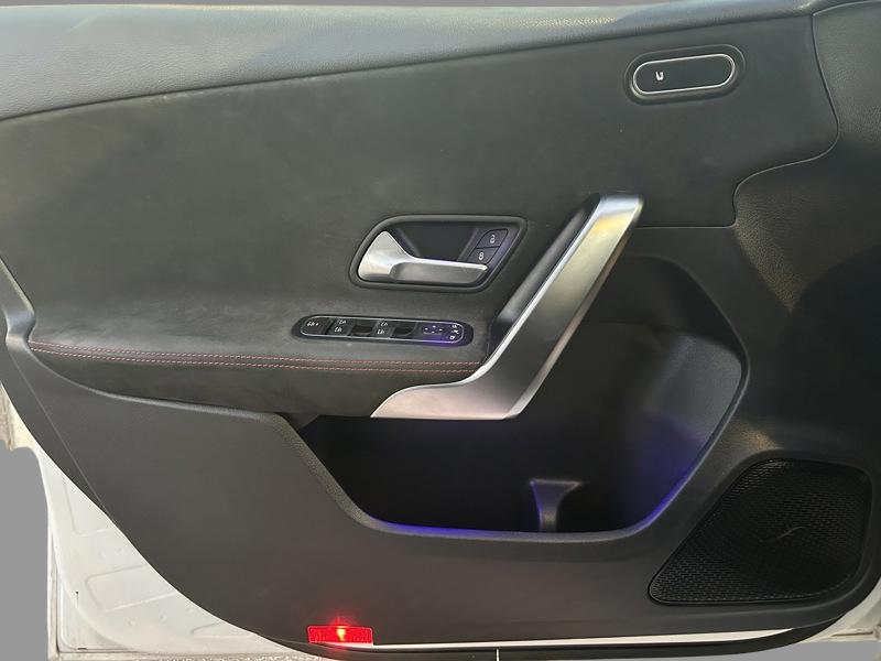 Image Mercedes-Benz CLASSE A A 180 d AMG Line Classe A 180 d 7G-DCT AMG Line A 180 d