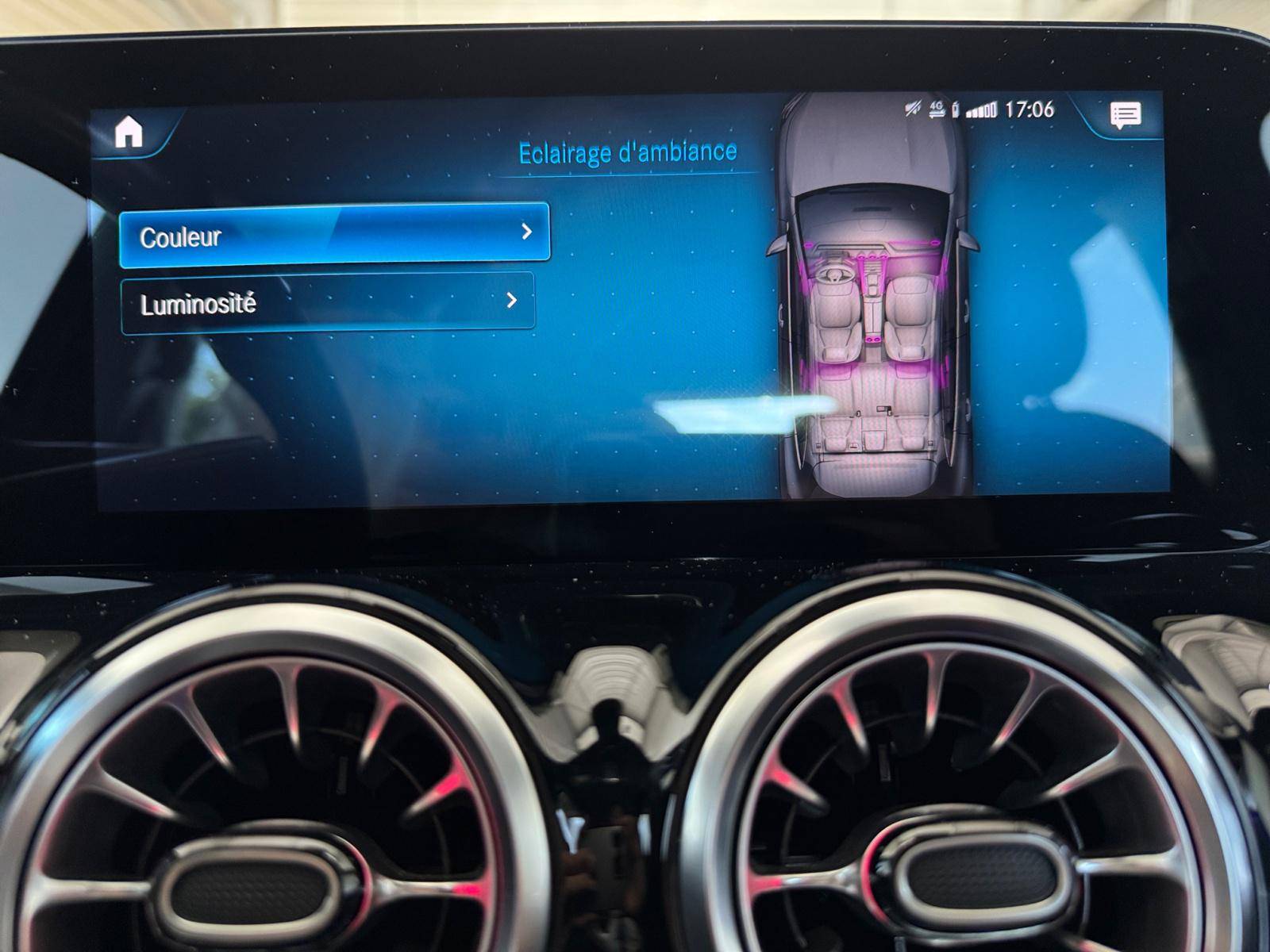 Image Mercedes-Benz EQA 250 Limited Edition  EQA 250 190 ch Limited Edition 250 Limited Edition