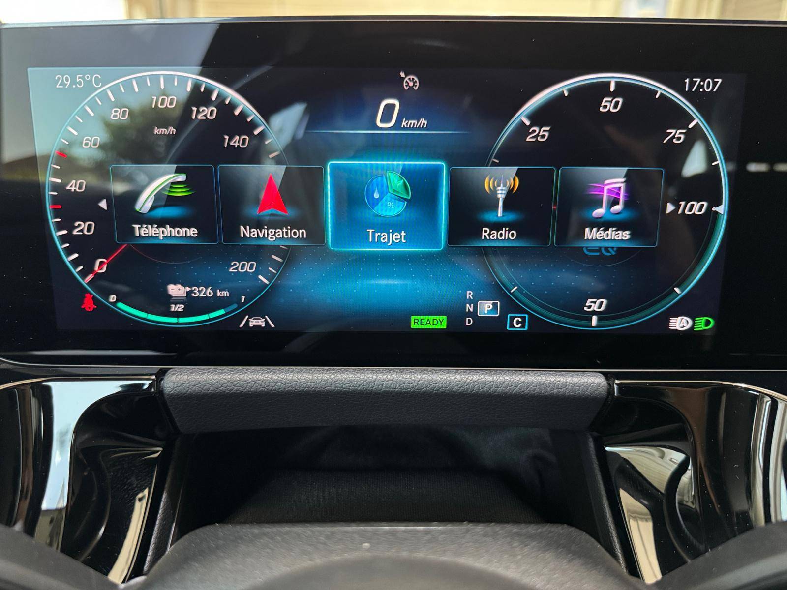 Image Mercedes-Benz EQA 250 Limited Edition  EQA 250 190 ch Limited Edition 250 Limited Edition