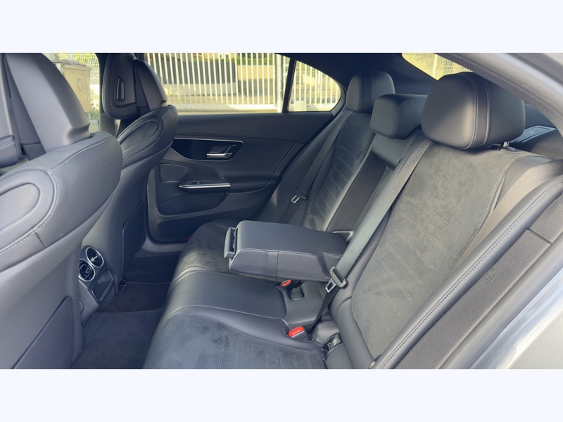 Image Mercedes-Benz CLASSE C BERLINE Classe C 300 e Hybrid EQ Berline AMG Line  Classe C 300 e 4MATIC Berline AMG line Classe C 300 e Hybrid EQ Berline AMG Line