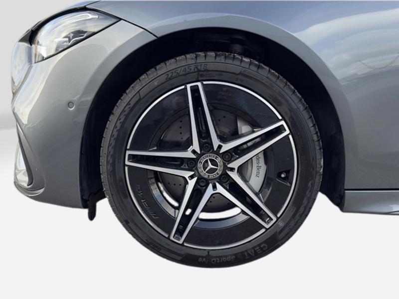 Image Mercedes-Benz CLASSE C BERLINE Classe C 300 e Hybrid EQ Berline AMG Line  Classe C 300 e 4MATIC Berline AMG line Classe C 300 e Hybrid EQ Berline AMG Line