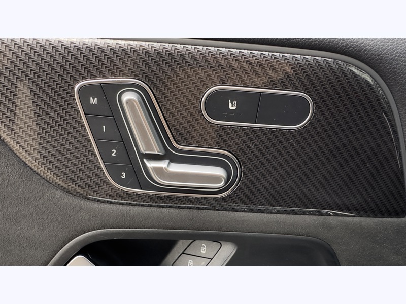 Image Mercedes-Benz GLA 200 AMG Line  GLA 200 7G-DCT AMG Line 200 AMG Line