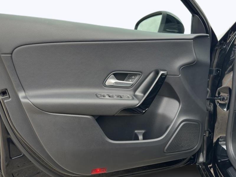 Image Mercedes-Benz CLASSE A 180 d Business Line   180 d Business Line