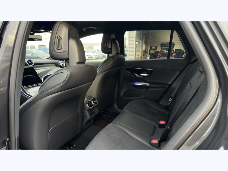 Image Mercedes-Benz GLC SUV GLC 220 d 4MATIC AMG Line  GLC 220 d 4MATIC AMG Line GLC 220 d 4MATIC AMG Line